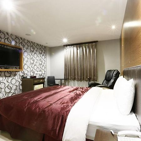 Hua Xiang Motel - Arena Гаосюн Екстер'єр фото