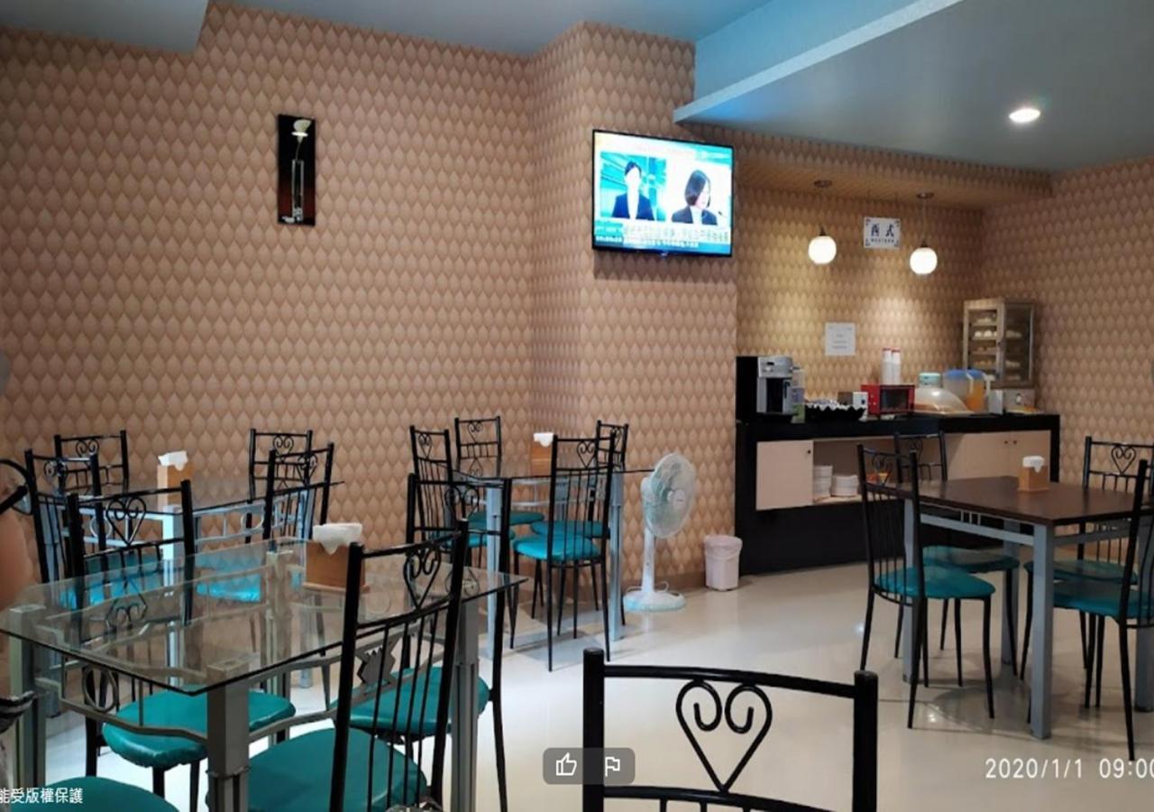 Hua Xiang Motel - Arena Гаосюн Екстер'єр фото