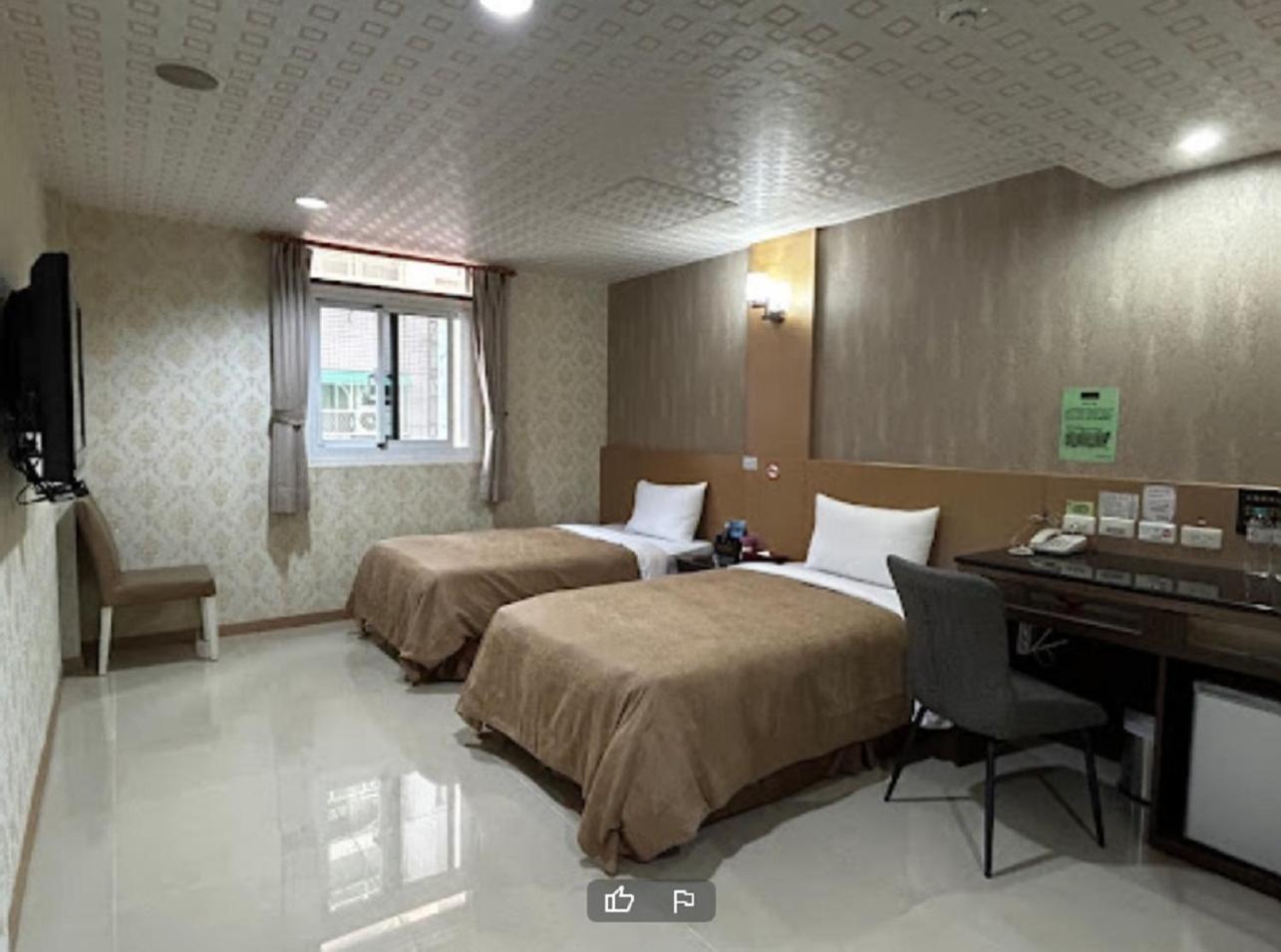 Hua Xiang Motel - Arena Гаосюн Екстер'єр фото