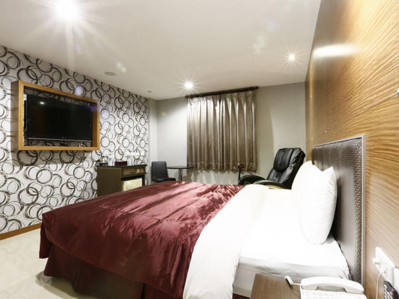 Hua Xiang Motel - Arena Гаосюн Екстер'єр фото