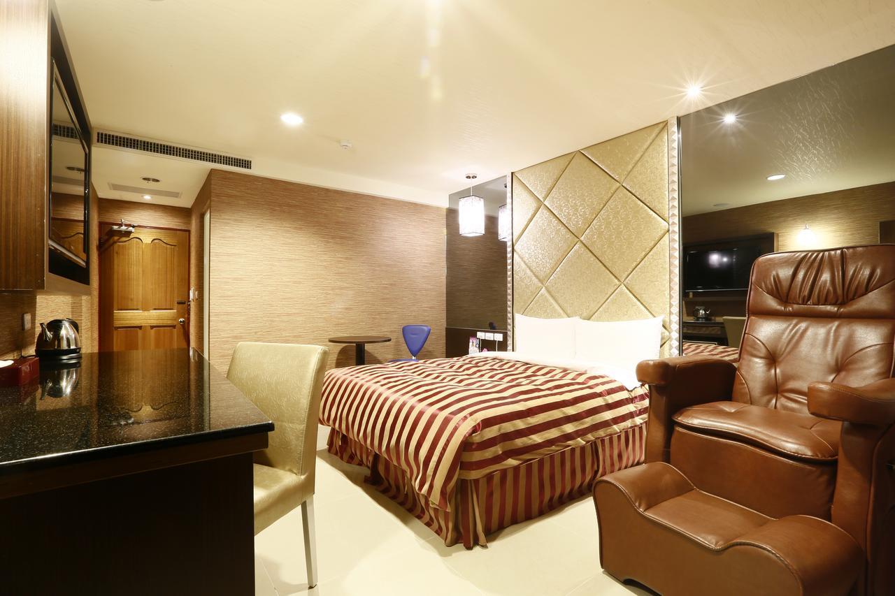 Hua Xiang Motel - Arena Гаосюн Екстер'єр фото
